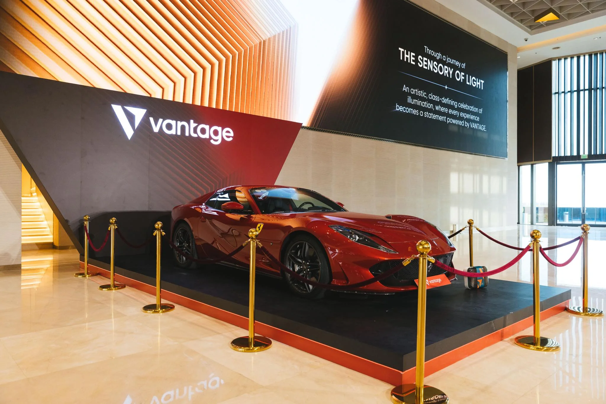 Премиальный автомобиль на Gala Party брокера Vantage с участием Premium Rebate Group.